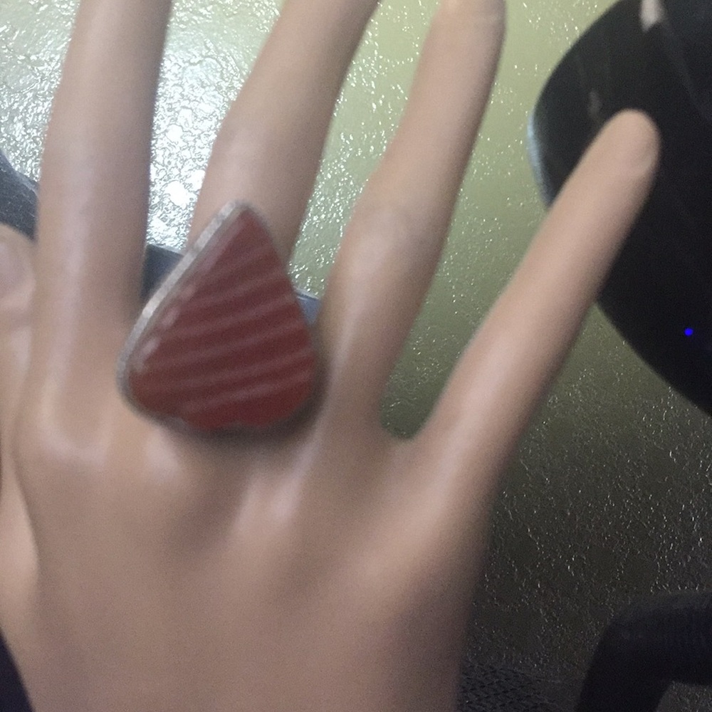New Pretty Carved Carnelian design Ring - Picture 6 of 13